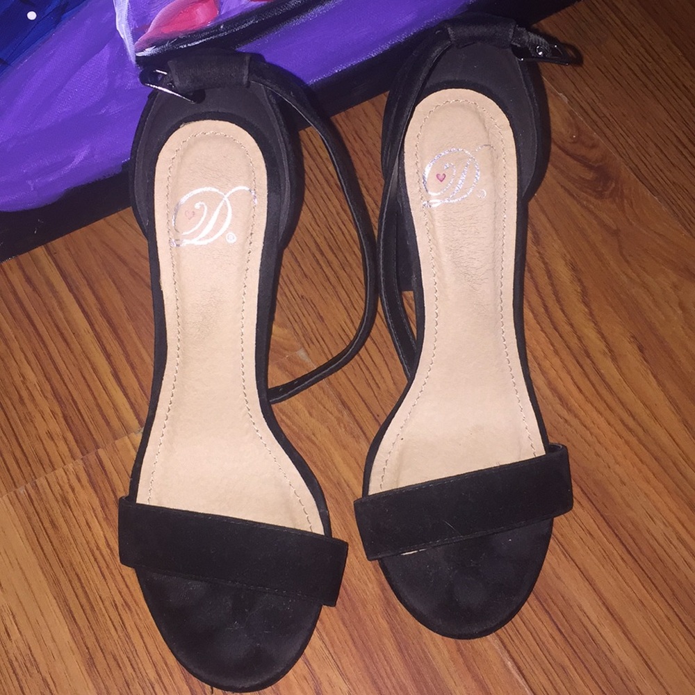Black heeels